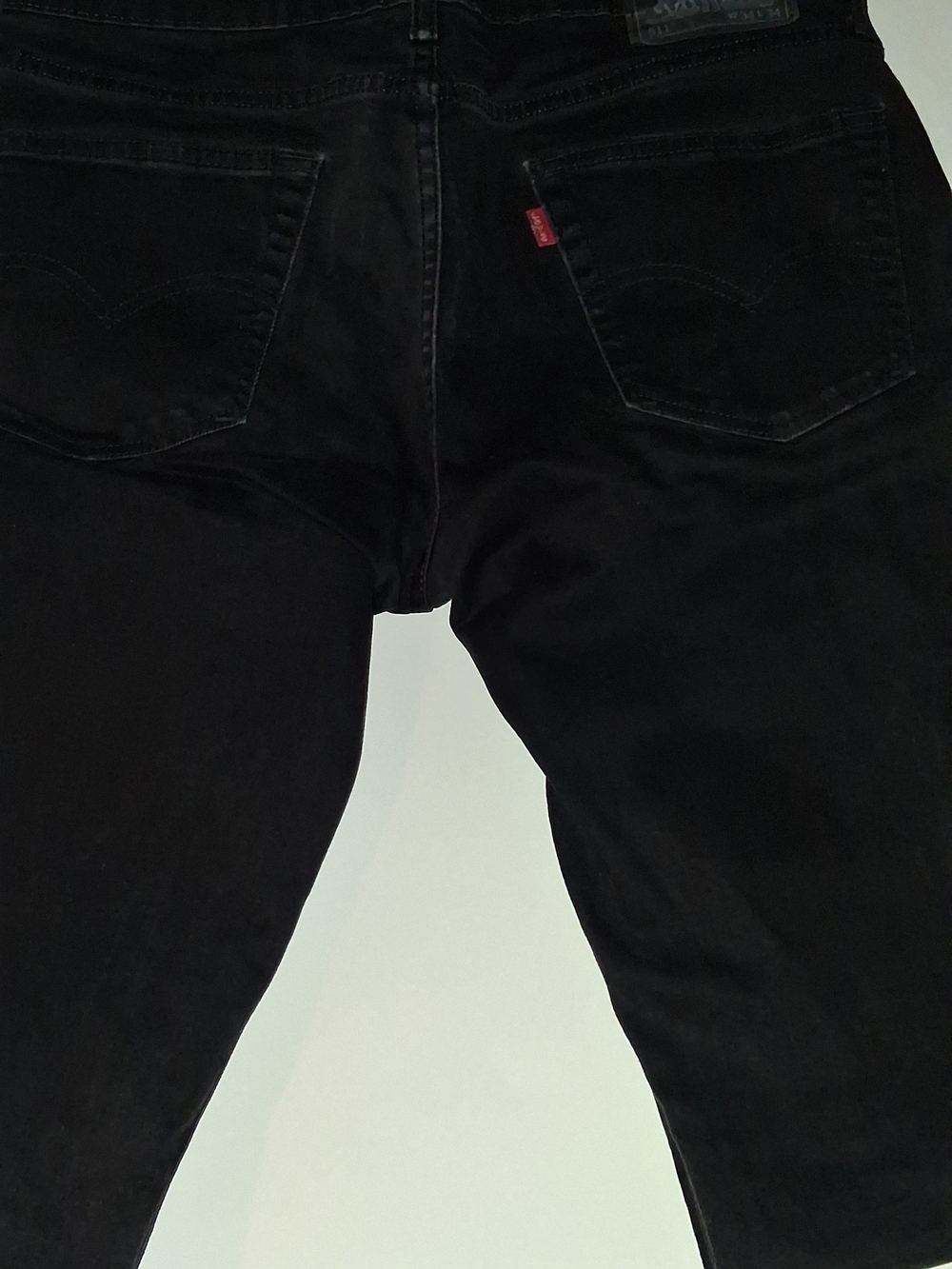 Levi's Black Men's Jeans - Classic Back Pocket Style